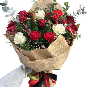 Kemer Çiçekçilik Kokina Gül Buketi Yılbaşı Özel